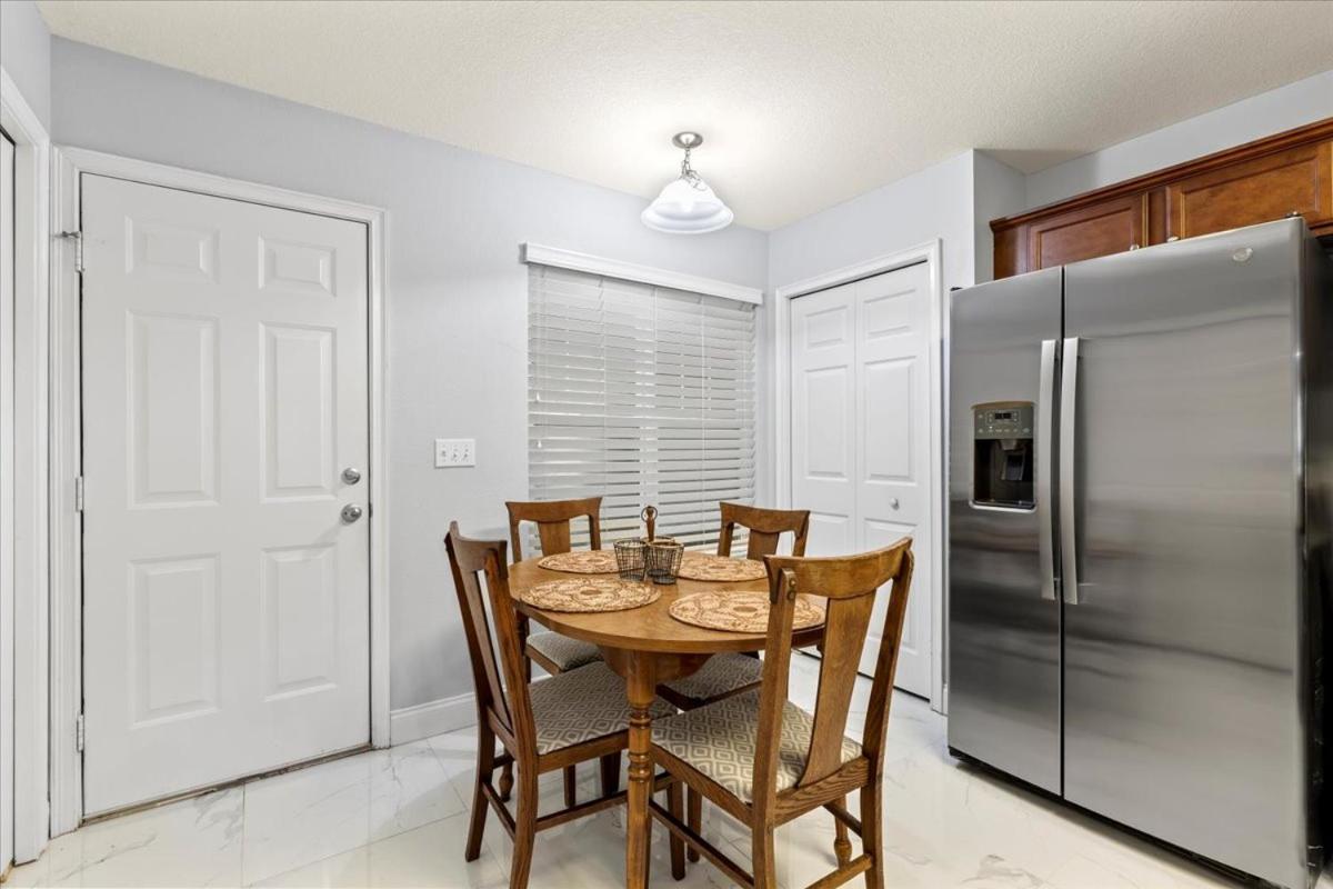 Villa King Bed Cozy Townhouse 10 Min From Uf Gainesville Exterior foto